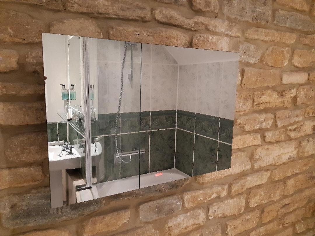 The Conigre Otel Melksham Dış mekan fotoğraf